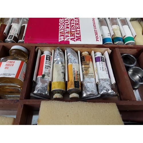 620 - Set of vintage Winsor & Newton artists materials in case