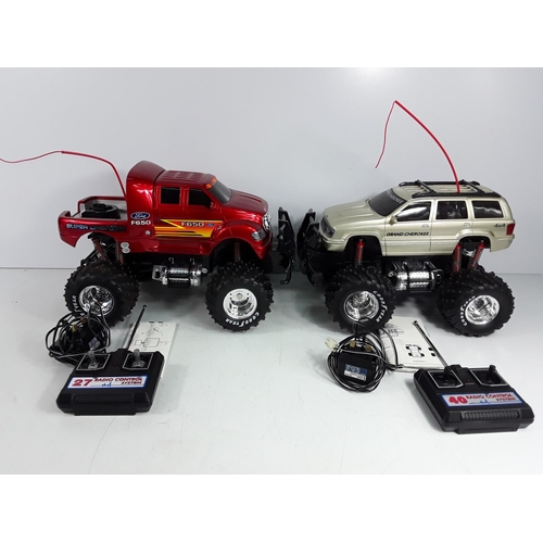 643 - 2 American vehicle remote control cars