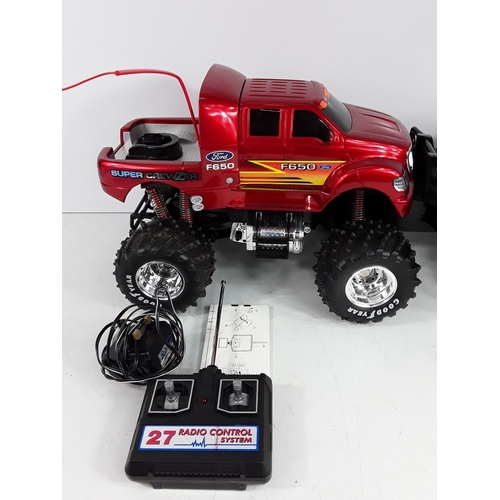 643 - 2 American vehicle remote control cars