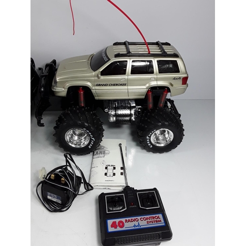 643 - 2 American vehicle remote control cars