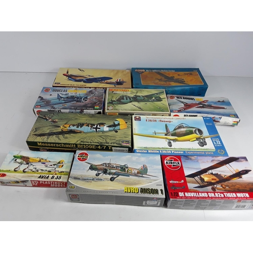 493 - Large selection of opened/started models