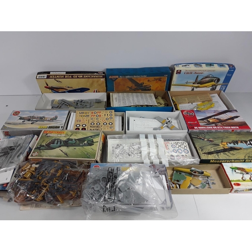 493 - Large selection of opened/started models