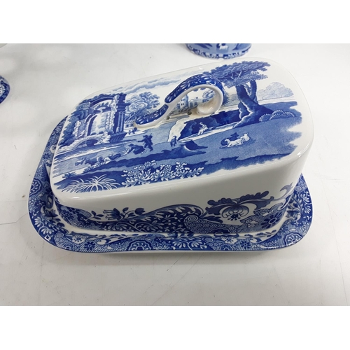 552 - Box of blue and white china, all Spode