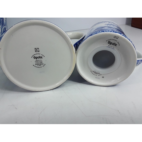 552 - Box of blue and white china, all Spode