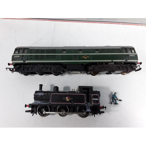 570 - 2 boxed Lima engines, unboxed engine, carriage and crane