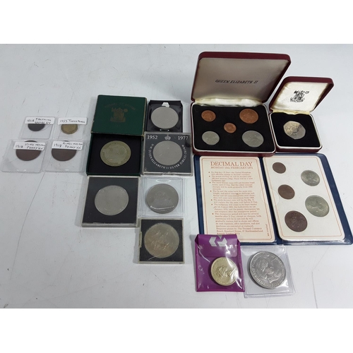 738 - Various vintage copper coins and collectable coins including decimal examples