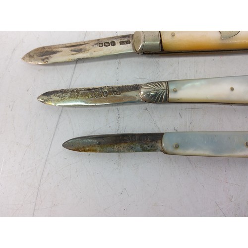 13 - 4 Silver bladed Mother of pearl fruit knives