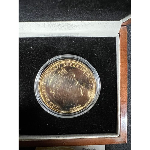 287 - Cased silver proof £5 coin with certificate