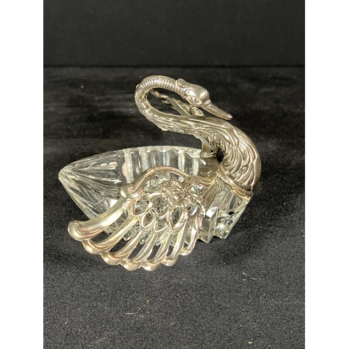 101 - Large swan trinket dish with silver wings and head, 9cm tall