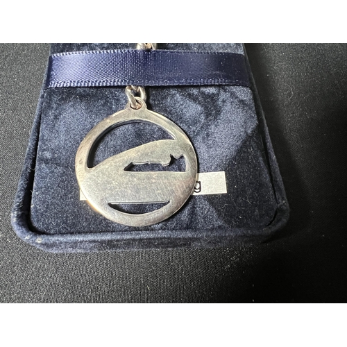 110 - Silver jaguar keyring