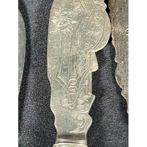 84 - 7 silver bladed butter knives with mother of pearl handles -Gross 243g