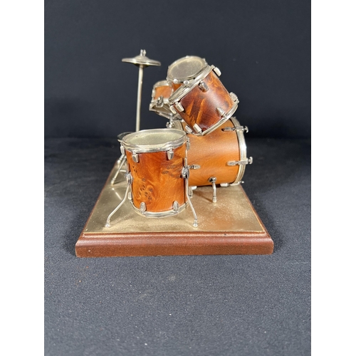 87 - Silver and wood drum kit on stand, base: 16cm x 13cm, 13cm tall