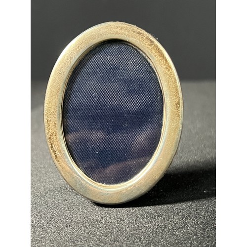 230 - Oval silver photo frame