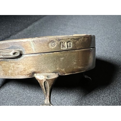 233 - Antique silver jewellery casket (one leg missing)
gross weight 105g - 9.5cm x 7cm