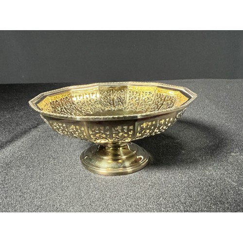 235 - Gilt silver pierced dish 77g - 10cm dia / 4.5cm tall