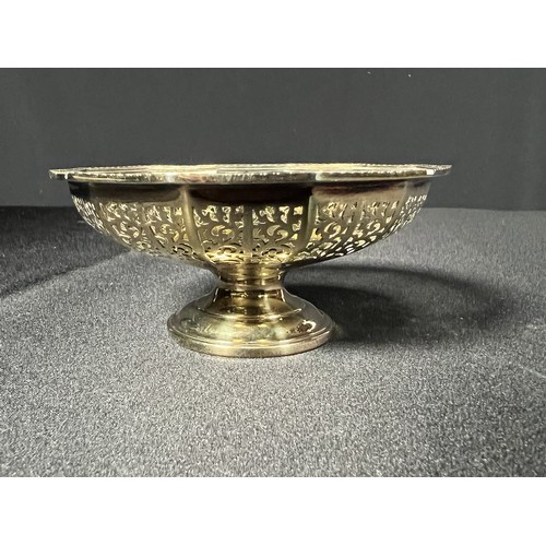 235 - Gilt silver pierced dish 77g - 10cm dia / 4.5cm tall