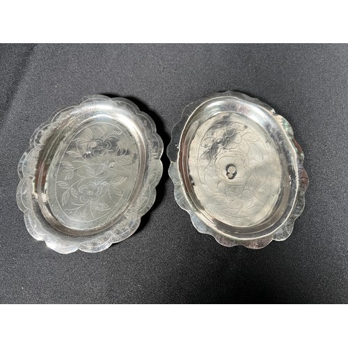 181 - pair of eastern silver dishes 102.2g - 10.5 x 12.5cm