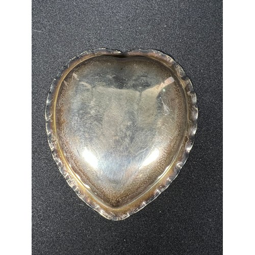 173 - silver heart shaped pin dish 45.7g 10cm x 9cm