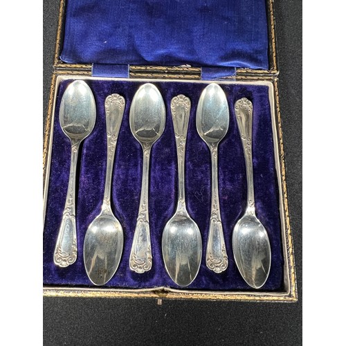 162 - Cased set of 6 silver spoons