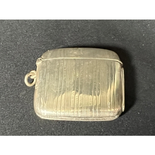 57 - Vintage silver vester -Gross 35g, 5cm x 5cm