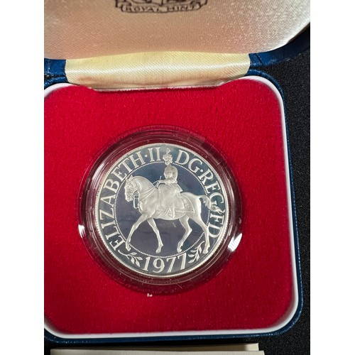 304 - Silver proof 77 Jubilee crown