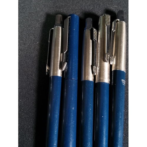 21 - 5 Various parker pens