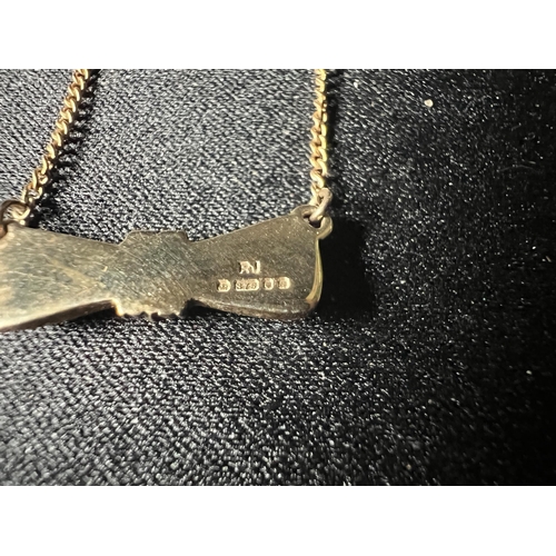 500 - 9ct gold diamond set bow necklace, 2.8g