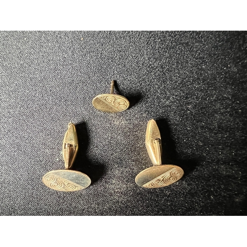 504 - Pair of 9ct gold cufflinks and 9ct gold tie tack, gold weight 3.3g