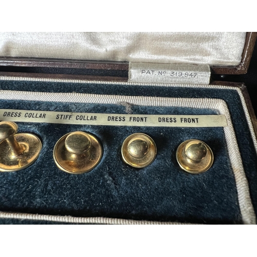 505 - Cased set of 6 18ct gold collar studs, gold weight 7.4g gross