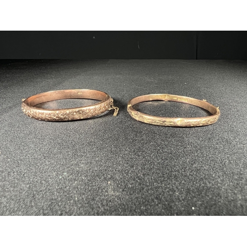 517 - 2 9ct gold bangles, 15g gross, diameter: 6cm