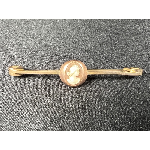 533 - 9ct gold cameo bar brooch, 5.5g gross, 7cm long