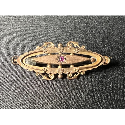 546 - Victorian 9ct gold stone set brooch, 3.2g gross