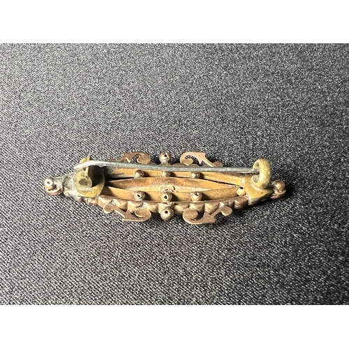 546 - Victorian 9ct gold stone set brooch, 3.2g gross