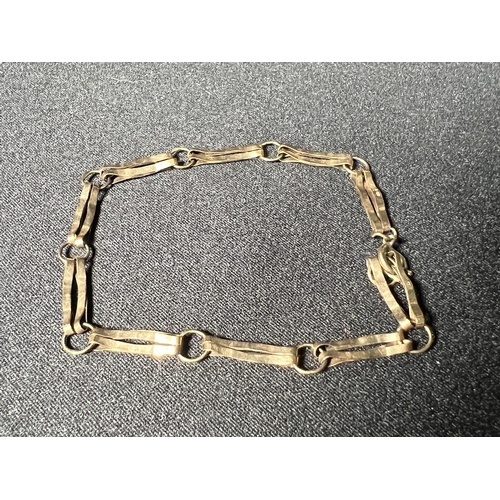 599 - 9ct gold bracelet, 2.7g, 19cm