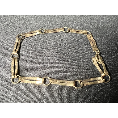 599 - 9ct gold bracelet, 2.7g, 19cm