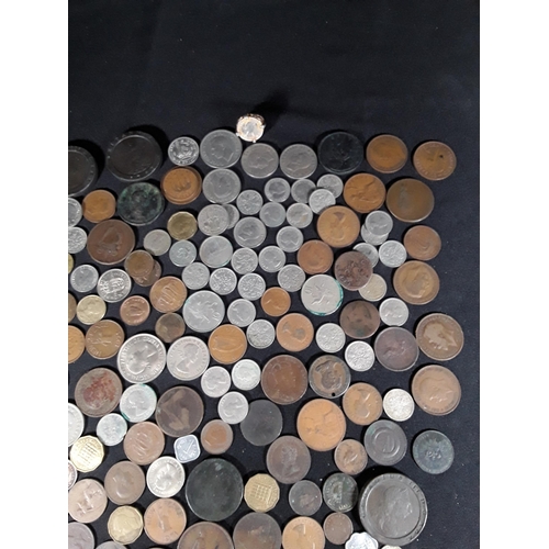 323 - Quantity of various coins