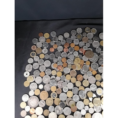 325 - Quantity of various coins