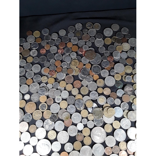 325 - Quantity of various coins