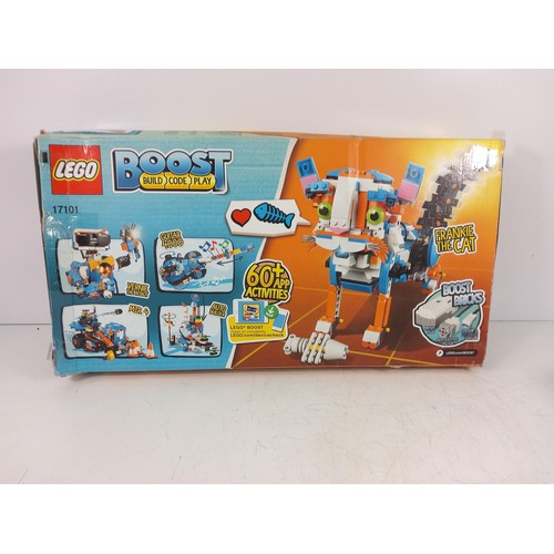 400 - Lego set 17101 Boost creative toolbox