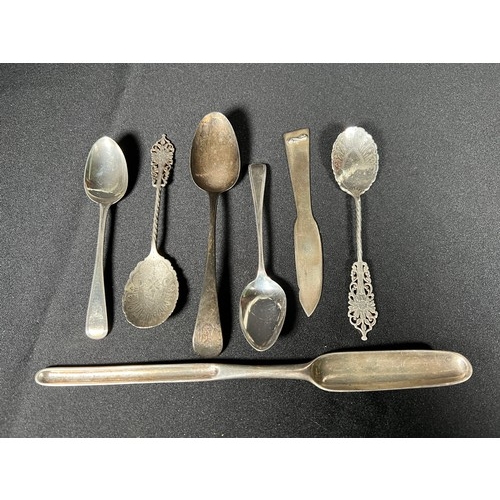 160 - Silver Bone marrow spoon, butter knife and 5 other silver spoons - gross 186g