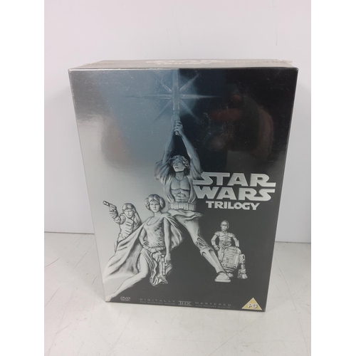 36 - Star Wars magazines and collectables