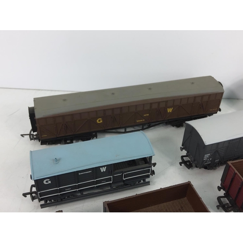 6 - John Bull print set and a selection of model railway items including engine