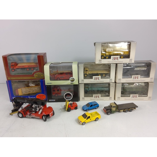 70 - Various boxed and unboxed model vehicles