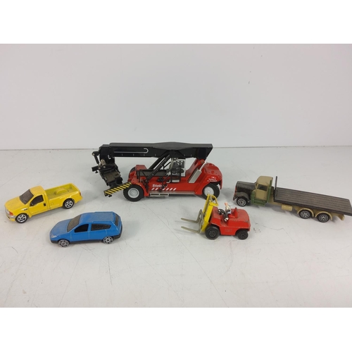 70 - Various boxed and unboxed model vehicles