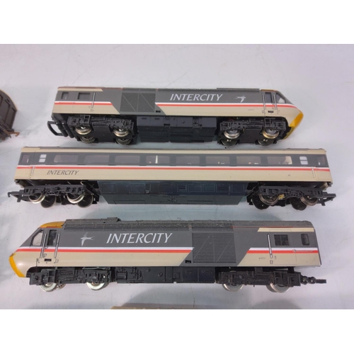 71 - Various unboxed railway items and rolling stock