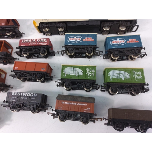 71 - Various unboxed railway items and rolling stock