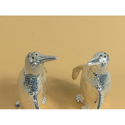 175 - Plated penguin 2 piece cruet, 8cms in height