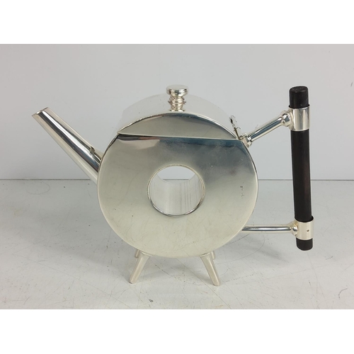 133 - Dresser style teapot