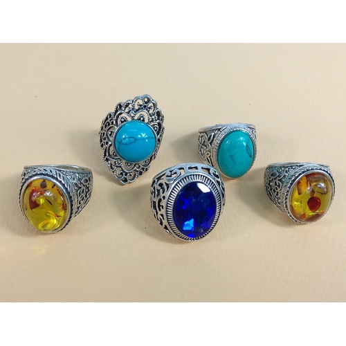 239 - 5 white metal stone set rings