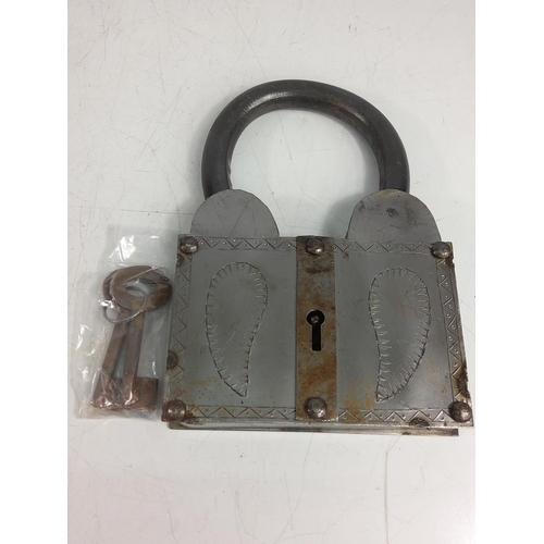 140 - Vintage style padlock with 2 keys, 17 x 25cms